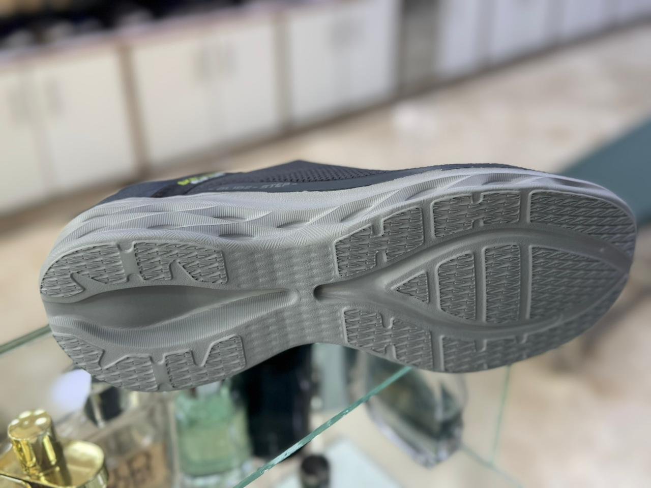 Ultra Comfort Sneaker - Image 5